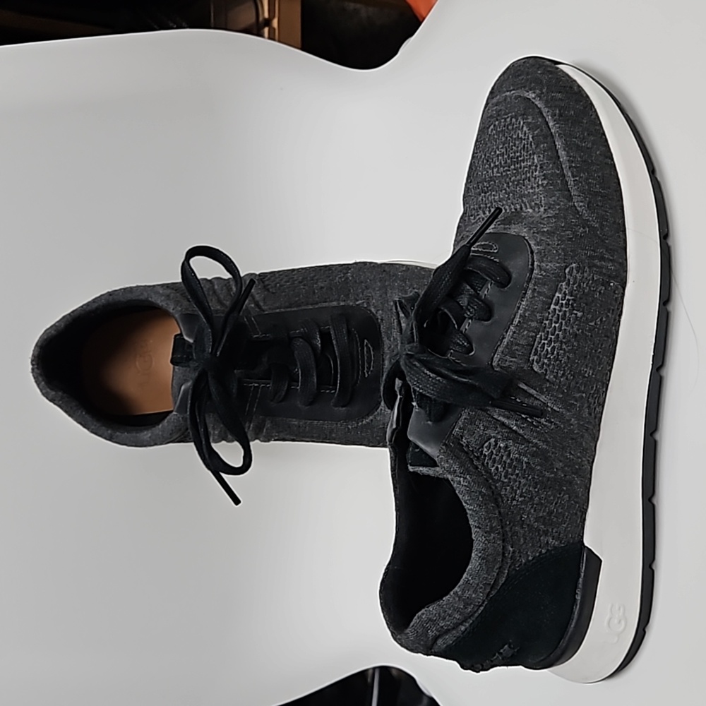 UGG tennis shoe